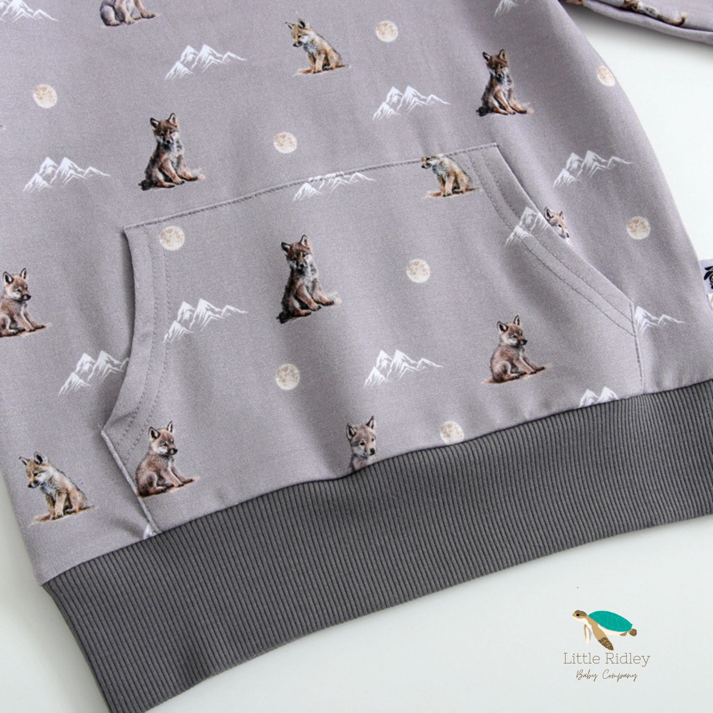 Crewneck Pullover in 'Little Grey Wolf'