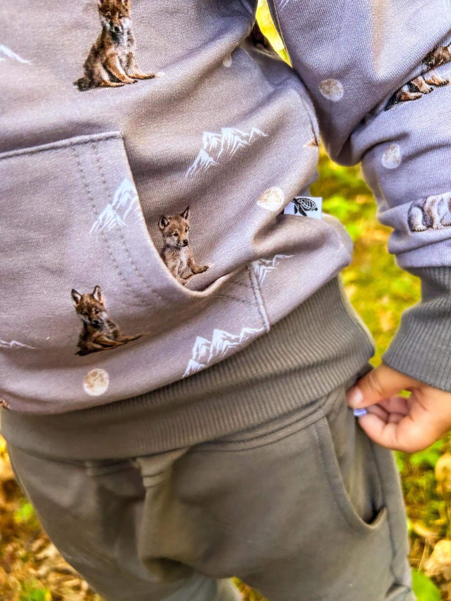 Crewneck Pullover in 'Little Grey Wolf'