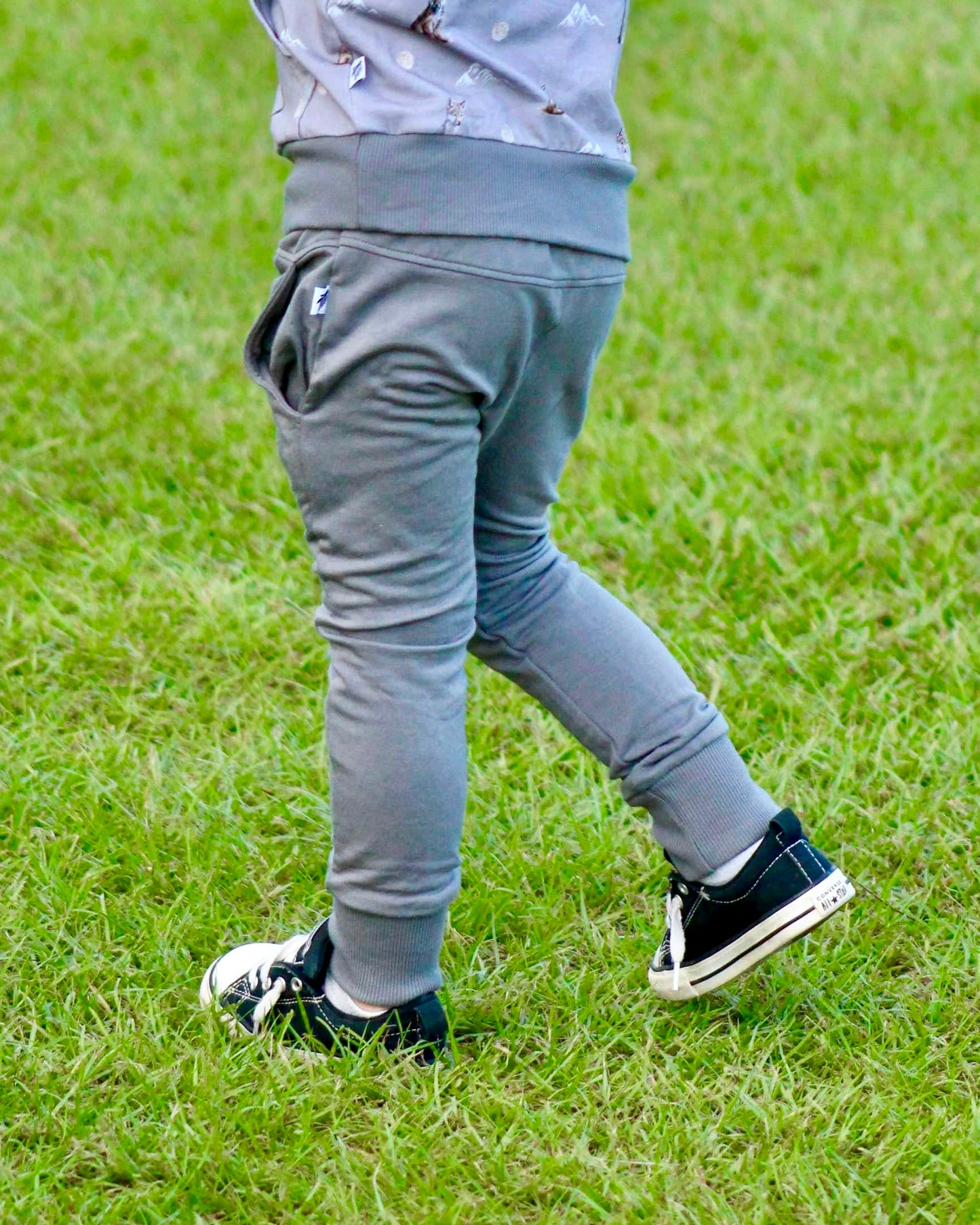 Jogger Pants in 'Fossil'