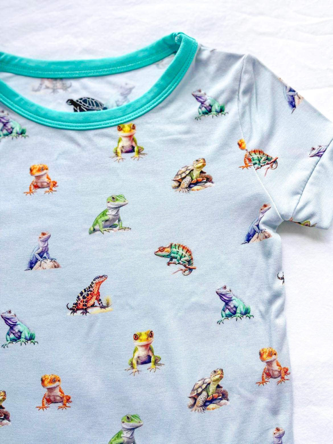 Short Sleeve Set (Handmade/Converted) in Iguana Cuddle